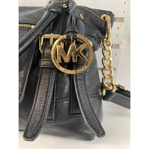 MICHAEL KORS, LARGE BLACK LEATHER CROSSBODY BAG WITH CHARM - Picture 10 of 14